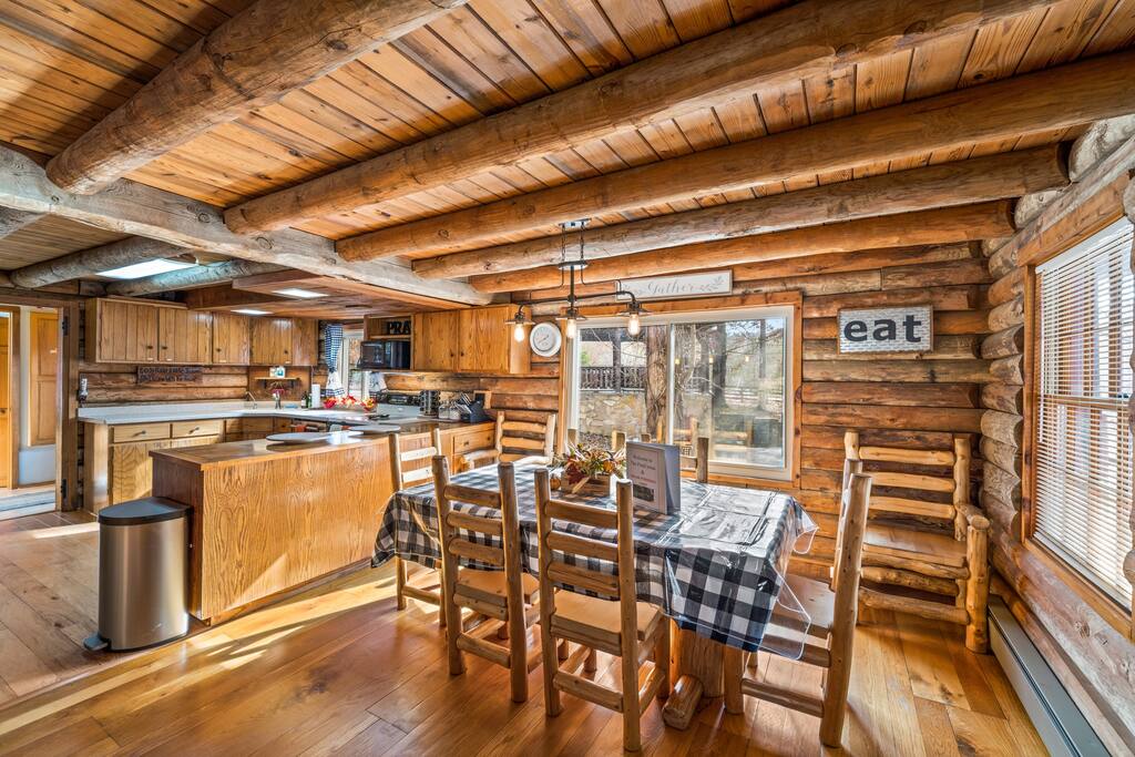 4br-log-cabin-w-sauna-hot-tub-game-bar-fishing/