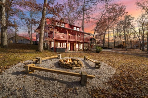 4BR Log Cabin w/ Sauna, Hot Tub, Game Bar, Fishing
