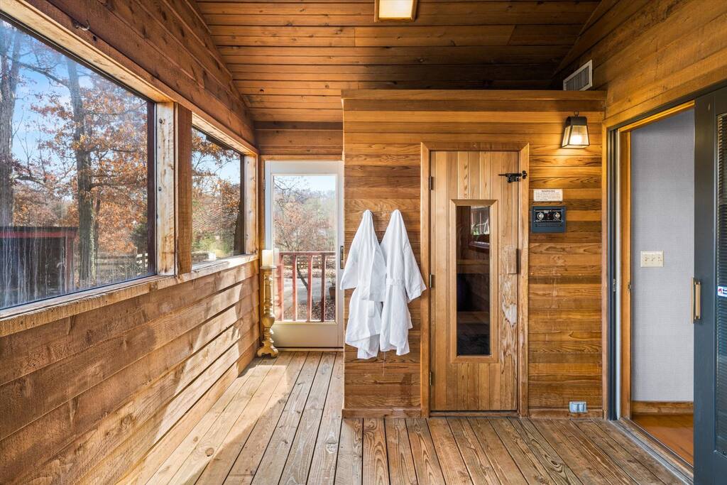4br-log-cabin-w-sauna-hot-tub-game-bar-fishing/