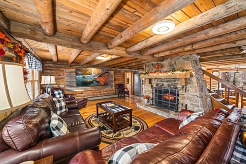 4BR Log Cabin w/ Sauna, Hot Tub, Game Bar, Fishing