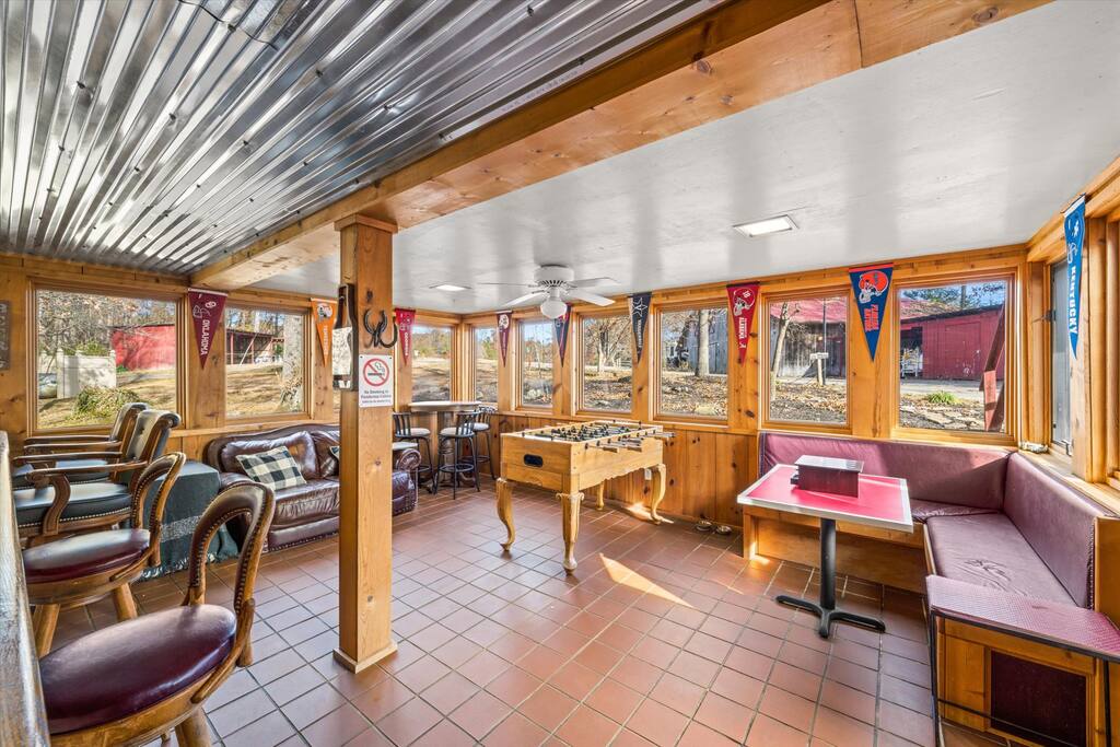 4br-log-cabin-w-sauna-hot-tub-game-bar-fishing/