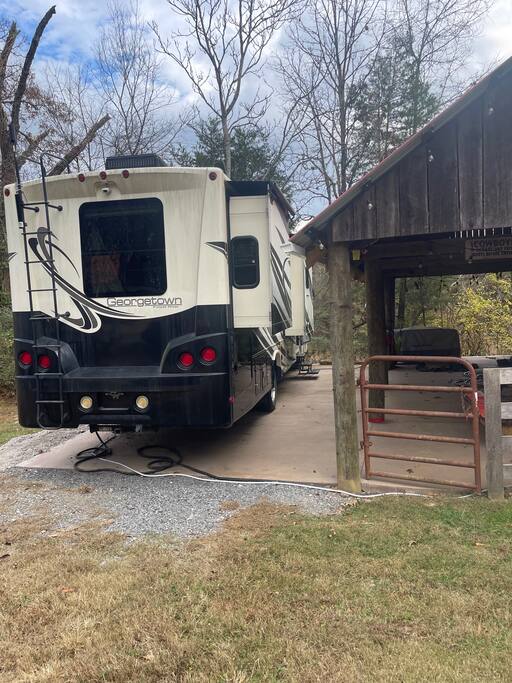 rv-space16-acres-fishing-12-min-to-knoxville/