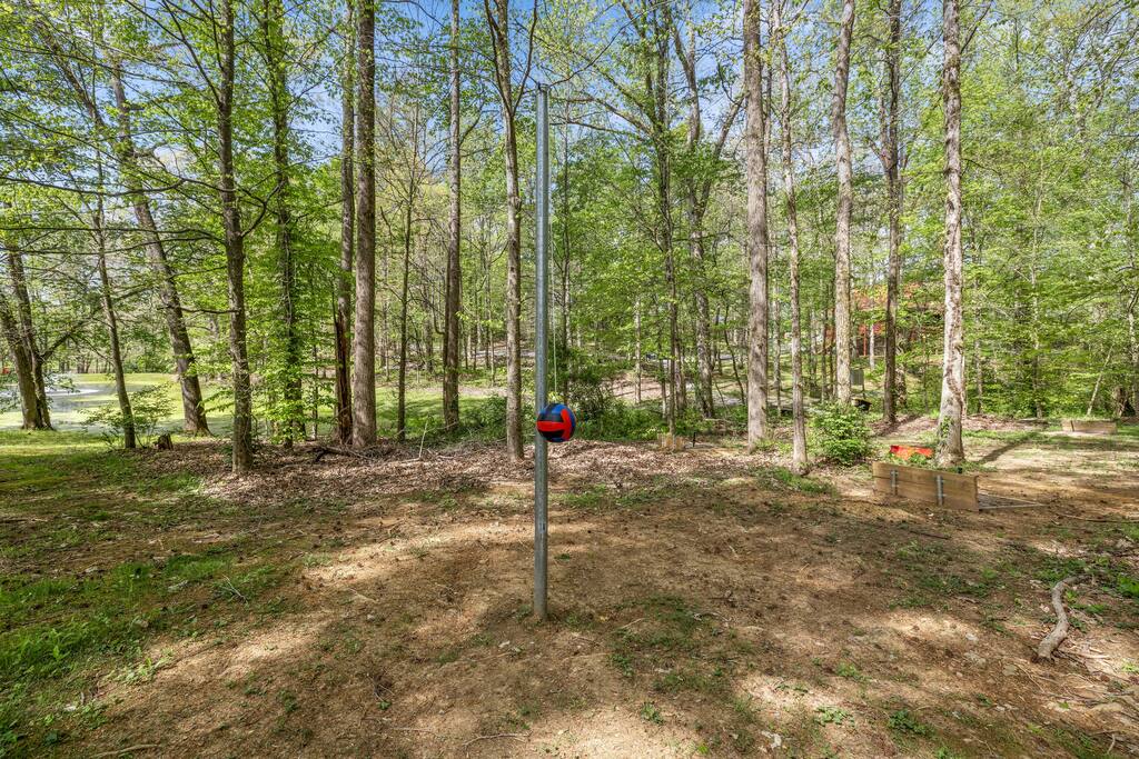 4-log-cabins-16acres-near-utk-sleeps-31-fishing/