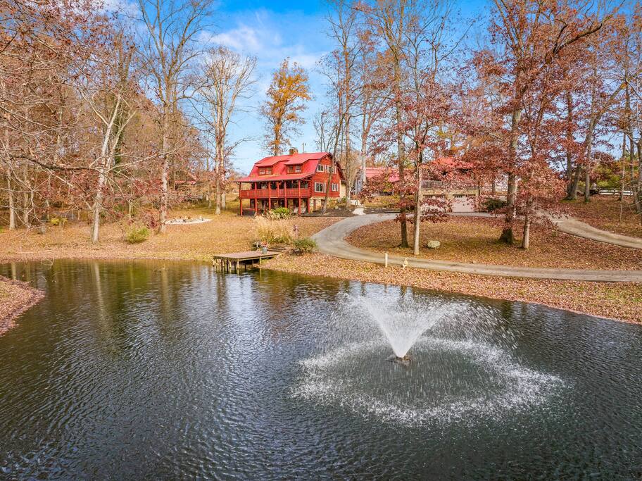 4-log-cabins-16acres-near-utk-sleeps-31-fishing/