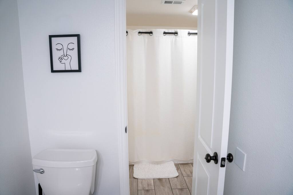 peaceful-downstairs-room-or-workspace-+-fast-wi-fi/