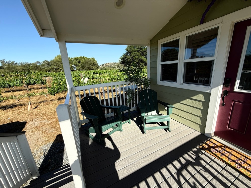 cozy-vineyard-tiny-house-in-ramona-wine-country/