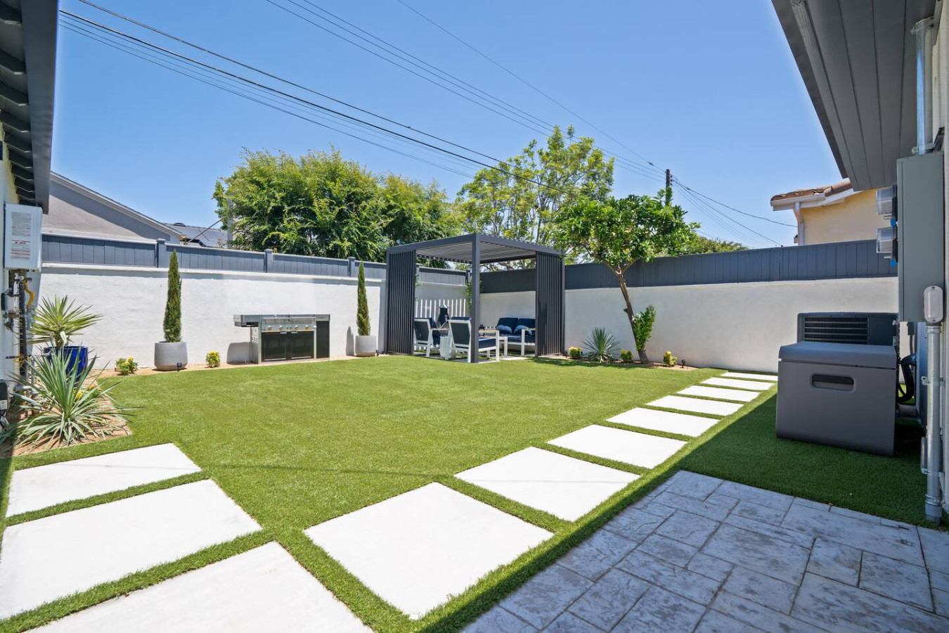 new-luxe-3brornear-culver-and-beaches/