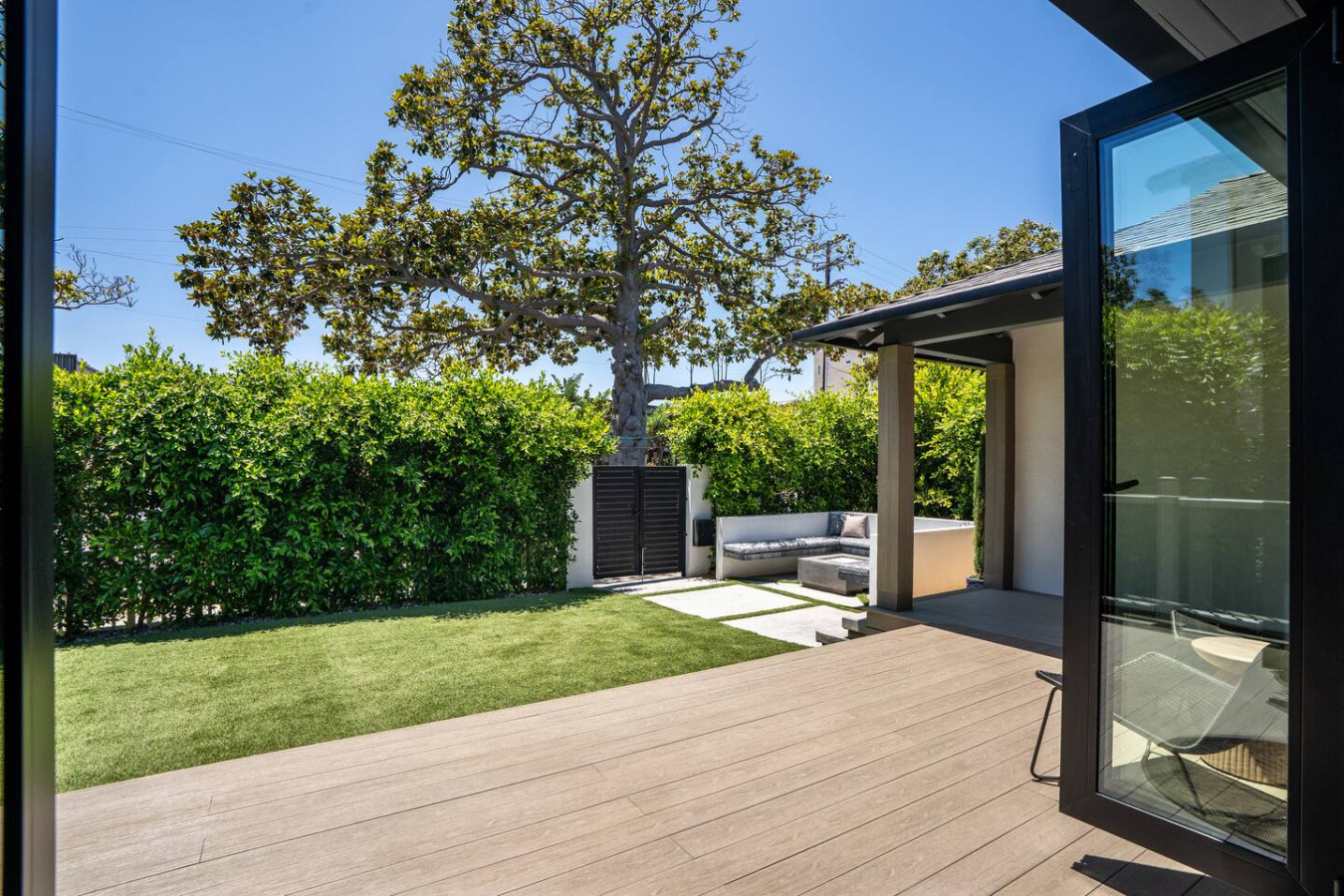 new-luxe-3brornear-culver-and-beaches/