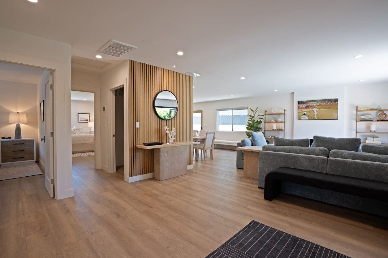 new-luxe-3brornear-culver-and-beaches/