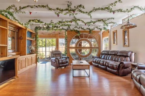Famous Raleigh Mill House | Whimsical & Walkable