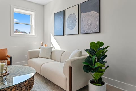 Modern Luxe Apartment Heart of Dupont Circle DC