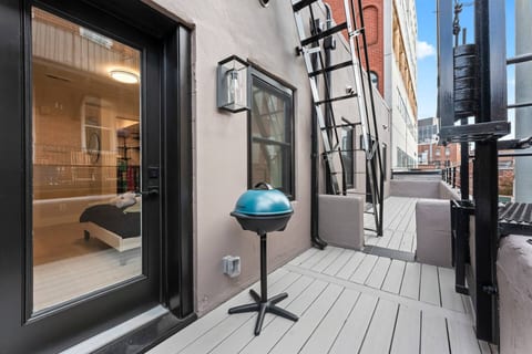 The District Patio Downtown DC - Brand new Dupont