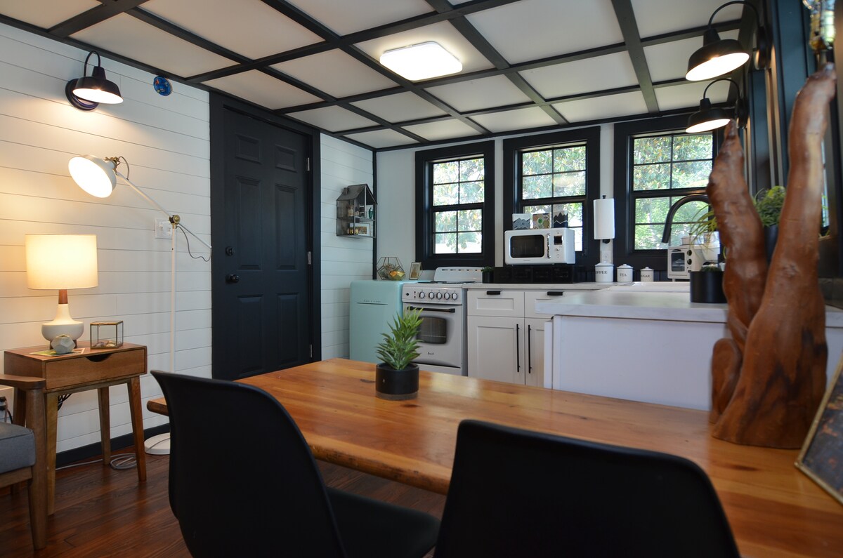 tiny-home-two-blocks-from-downtownpearl-district./