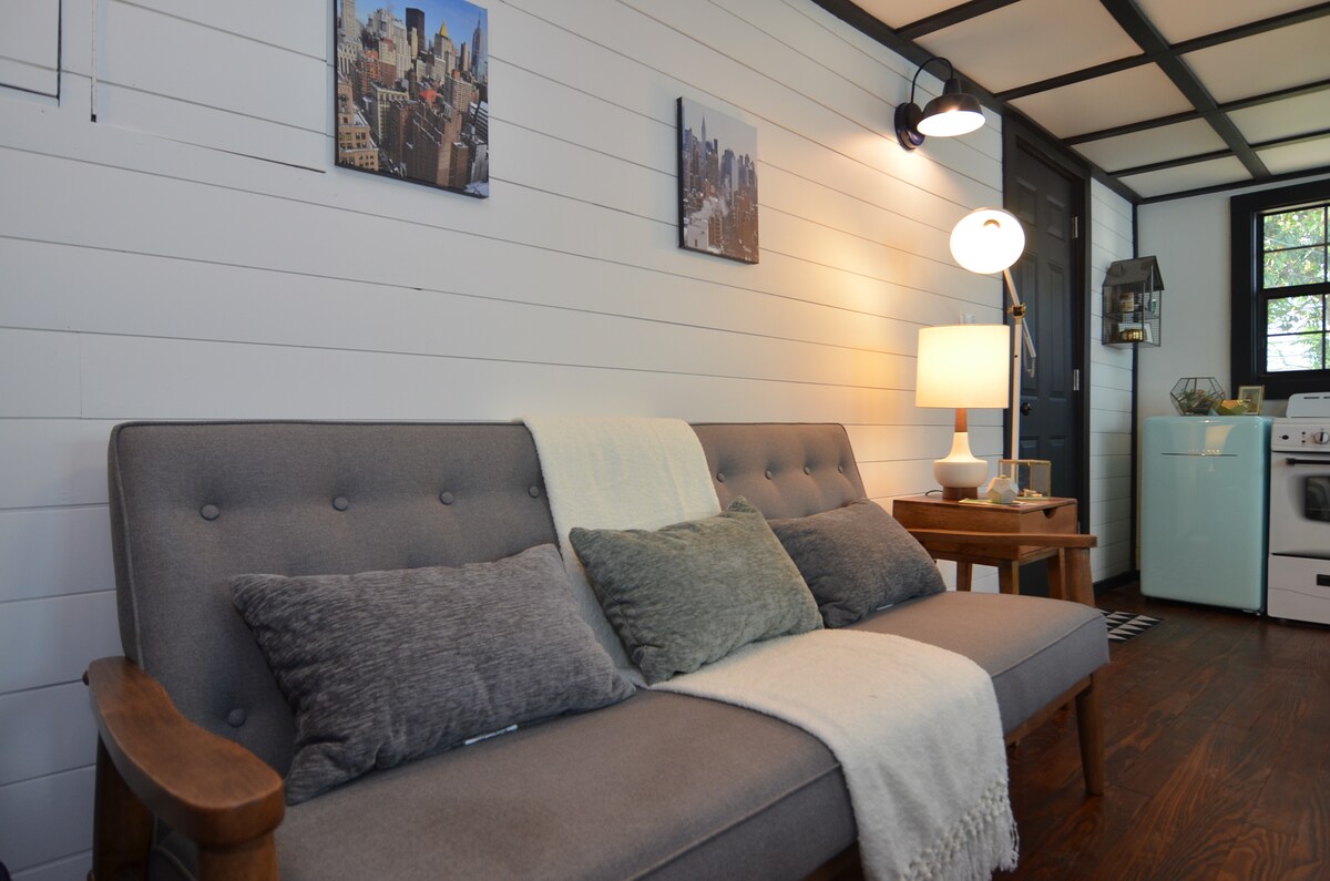 tiny-home-two-blocks-from-downtownpearl-district./