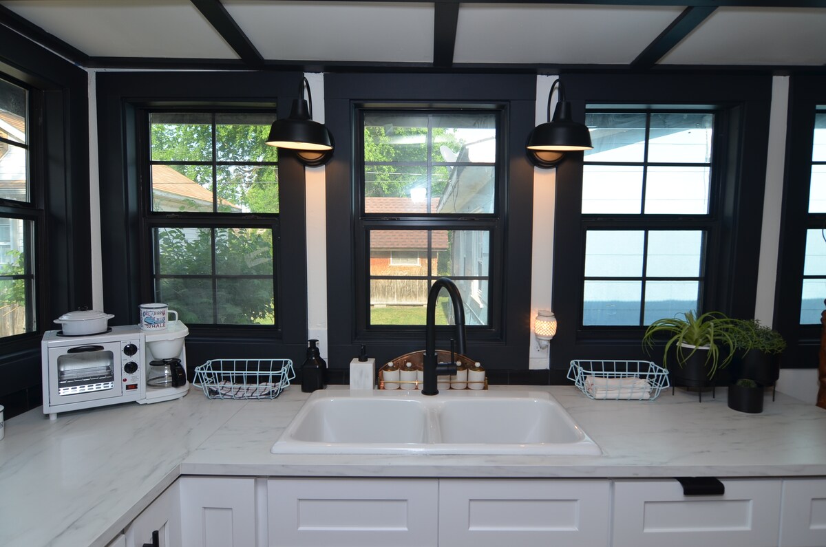 tiny-home-two-blocks-from-downtownpearl-district./