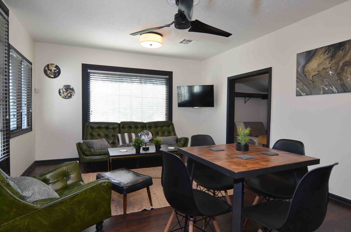 nice-townhome-in-the-pearl-two-blocks-to-downtown/