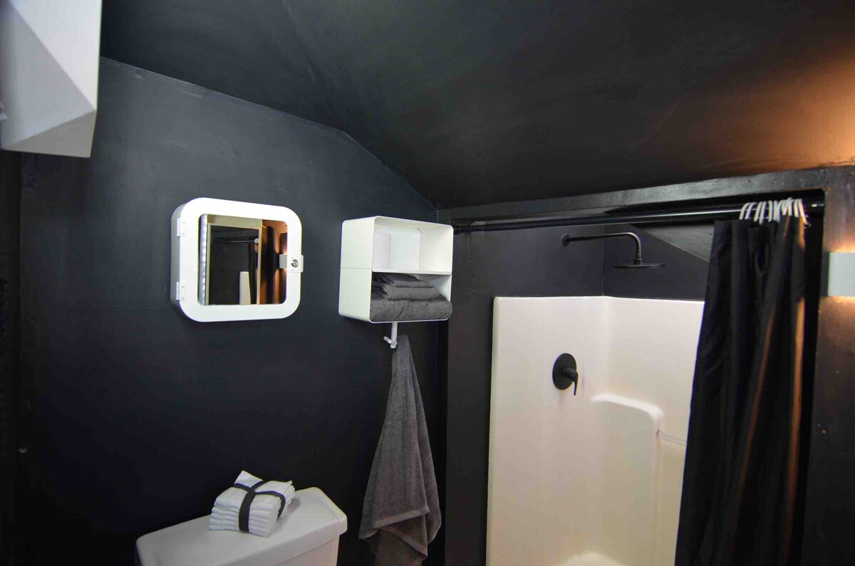 nice-townhome-in-the-pearl-two-blocks-to-downtown/