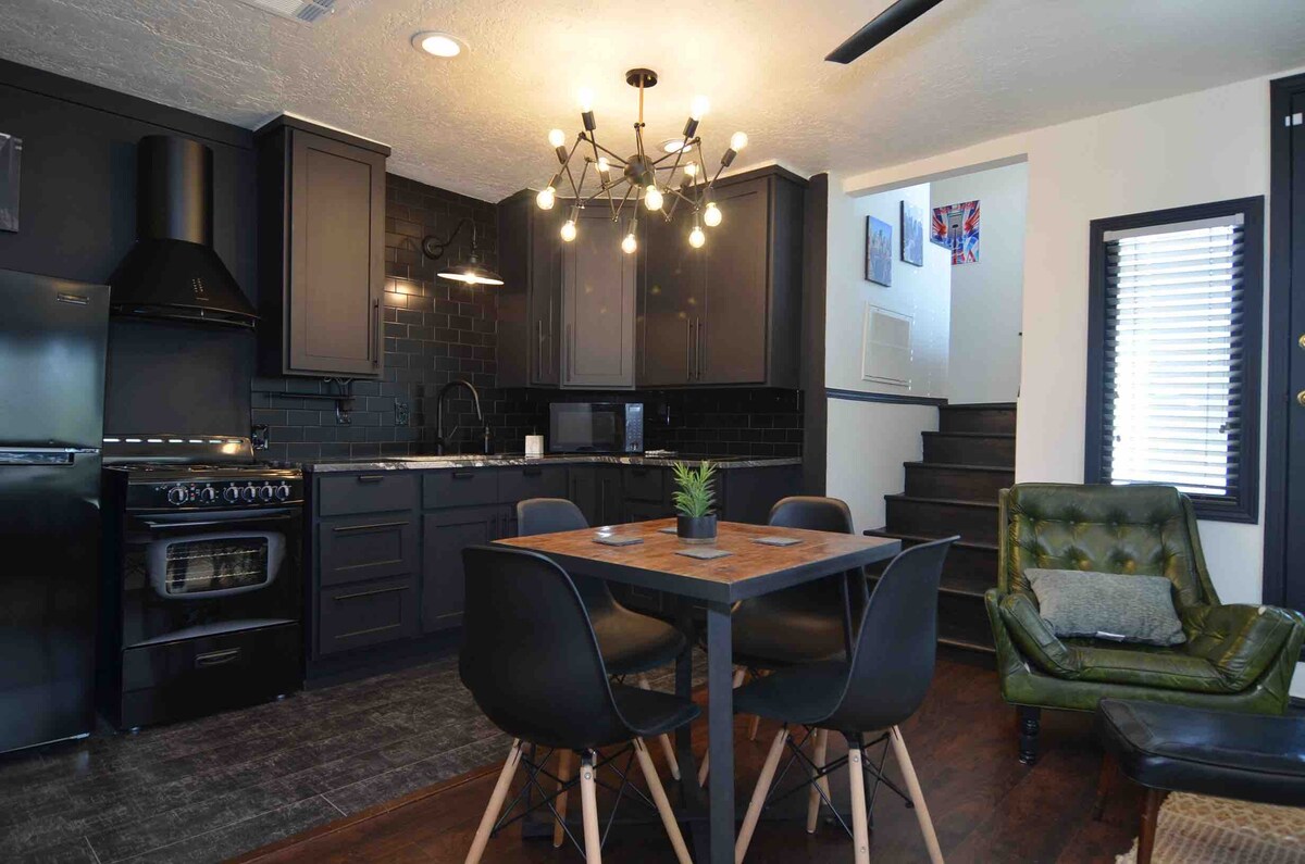 nice-townhome-in-the-pearl-two-blocks-to-downtown/