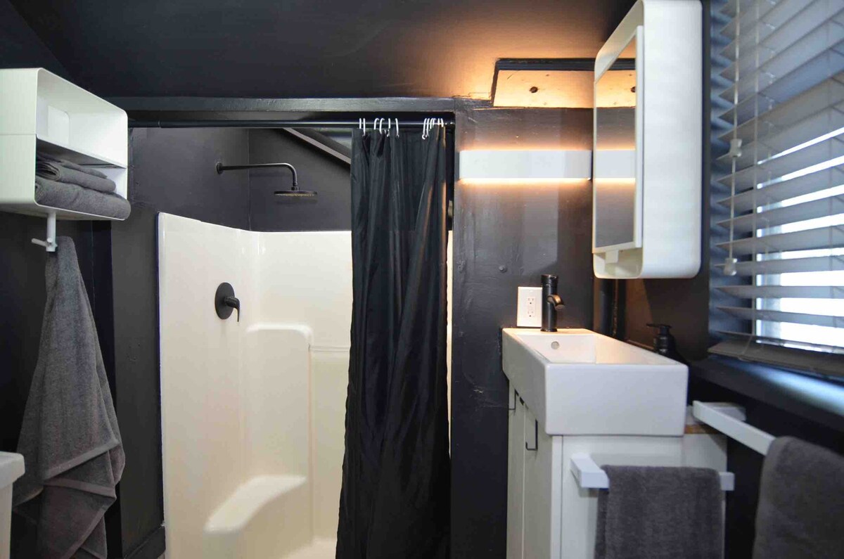 nice-townhome-in-the-pearl-two-blocks-to-downtown/