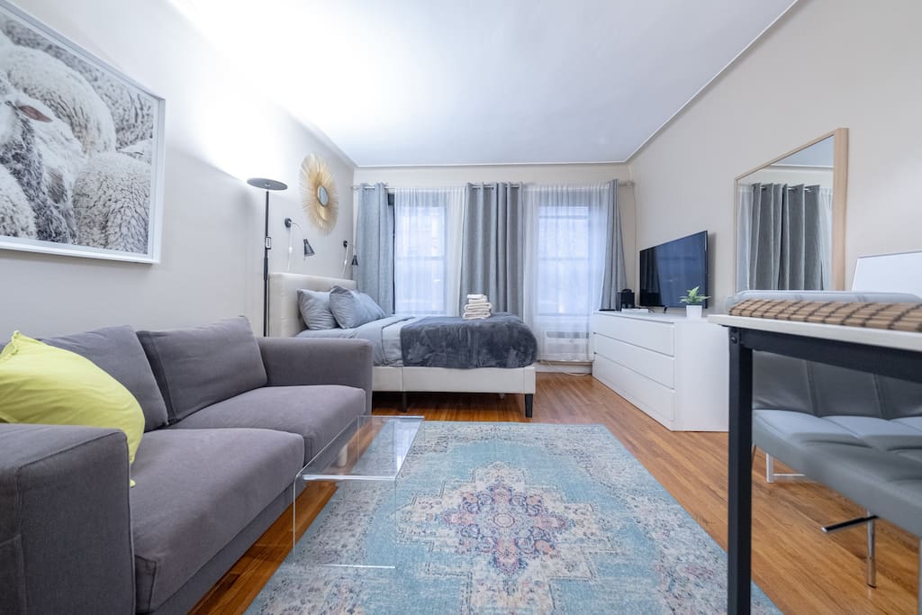 QUIET OASIS IN THE MIDDLE OF MANHATTAN NYC