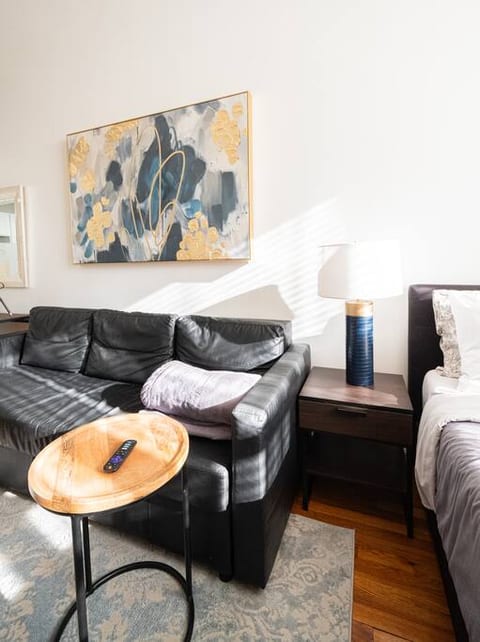 Stylish Studio Retreat on Central Park West, W/D