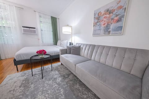 Charming & Stylish Studio in Prime Location - UES