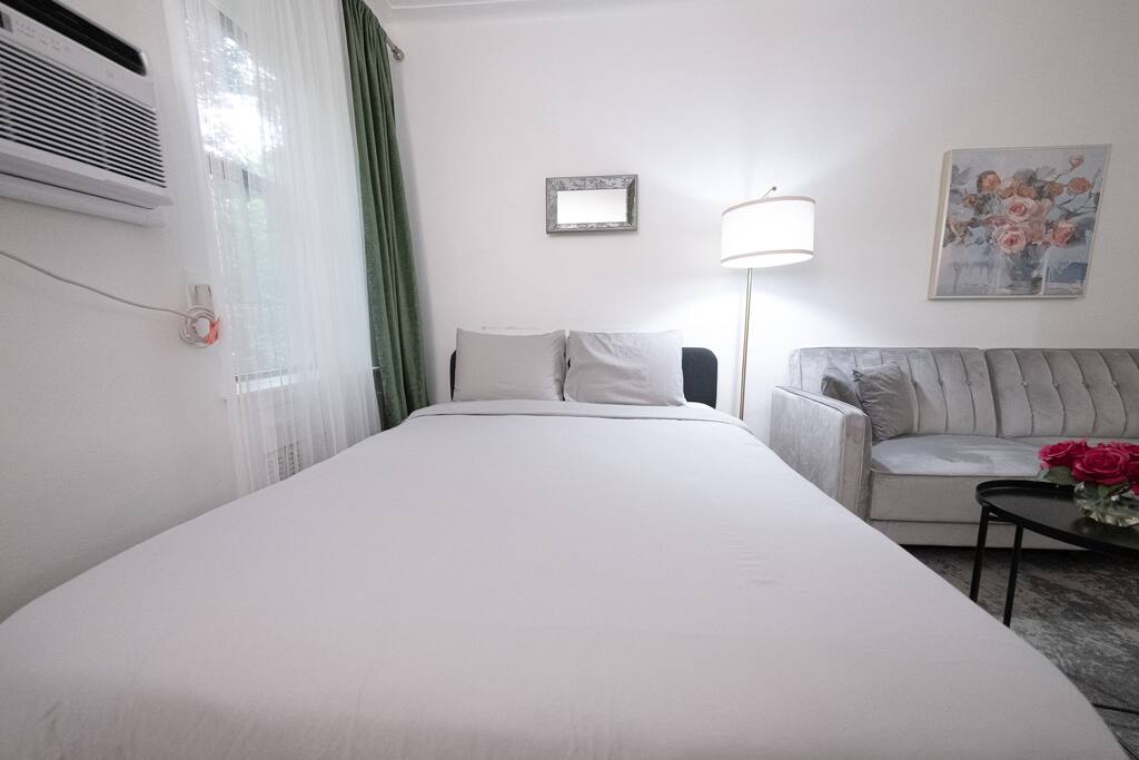 Charming & Stylish Studio in Prime Location - UES