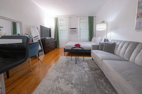 Charming & Stylish Studio in Prime Location - UES