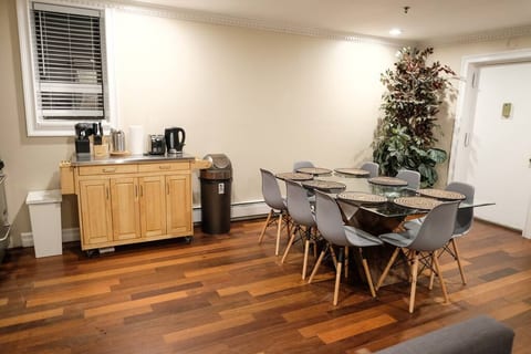 SPACIOUS 4BR/2BA APT W/PRIVATE OUTDOOR SPACE UWS