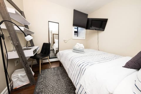 SPACIOUS 4BR/2BA APT W/PRIVATE OUTDOOR SPACE UWS