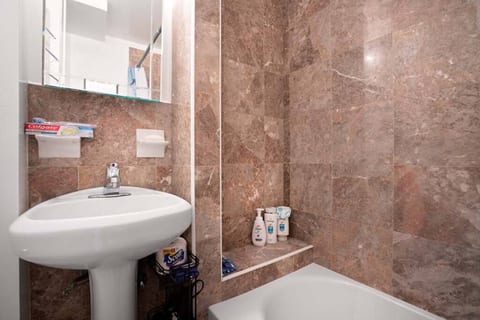 ★TRUE 2 BR APT(W) 5 SHORT BLOCKS TO CENTRAL PARK★