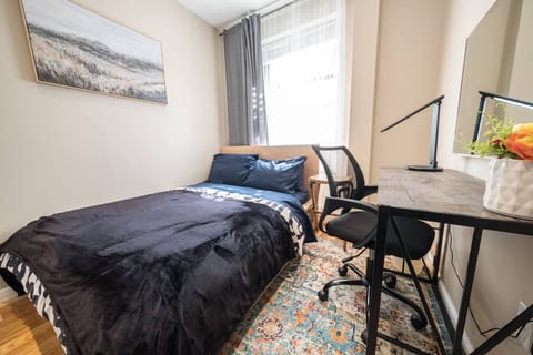 ★ RENOVATED 2 BEDROOM APT ON CENTRAL PARK WEST★