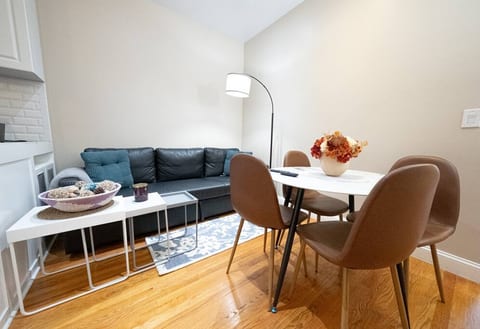 Spacious 3BR Apartment | 2 Blocks to Central Park
