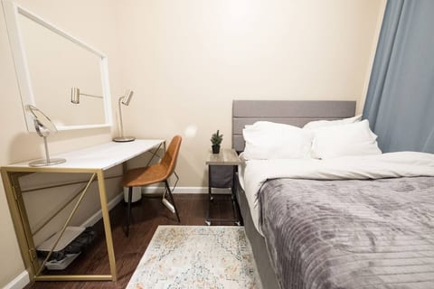 ENTIRE 3BD APT WITH WASHER/DRYER HALF BLOCK TO CPW