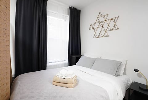★ NEWLY RENOVATED STUDIO IN PRIME LOCATION - UES ★