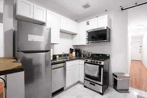 ★ NEWLY RENOVATED STUDIO IN PRIME LOCATION - UES ★
