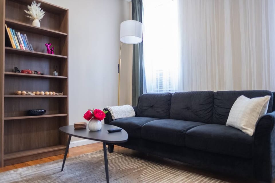 Sunny 4BR/2BA Retreat in Morningside Heights, NYC - New York