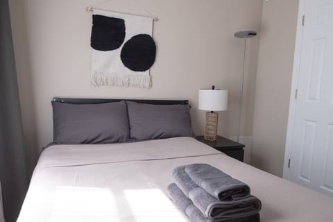 Sunny 4BR/2BA Retreat in Morningside Heights, NYC