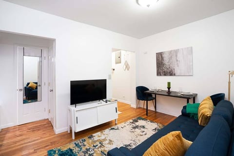 CHARMING 1 BR NEAR CENTRAL PARK ★ LA VIE EN BLEU ★