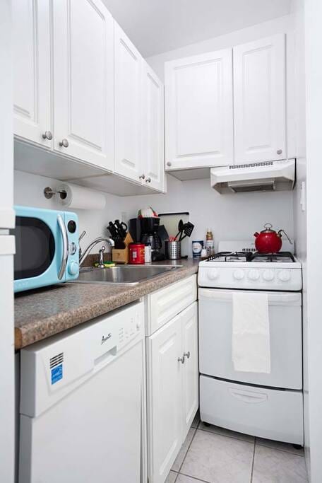 CHARMING 1 BR NEAR CENTRAL PARK ★ LA VIE EN BLEU ★