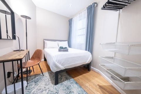 ★ AMAZING 2 BEDROOM APT 1/2 BLOCK TO CENTRAL PARK★