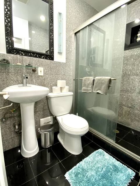 ★COZY STUDIO STEPS AWAY FROM CENTRAL PARK, 6 & Q ★