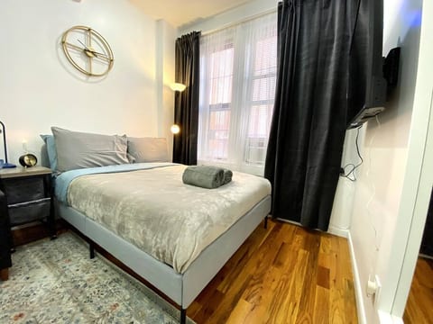 ★COZY STUDIO STEPS AWAY FROM CENTRAL PARK, 6 & Q ★