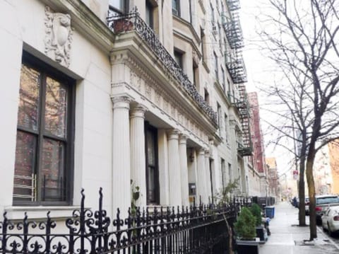 Parkside Haven: Stylish 2BR Apt/Laundry & Elevator