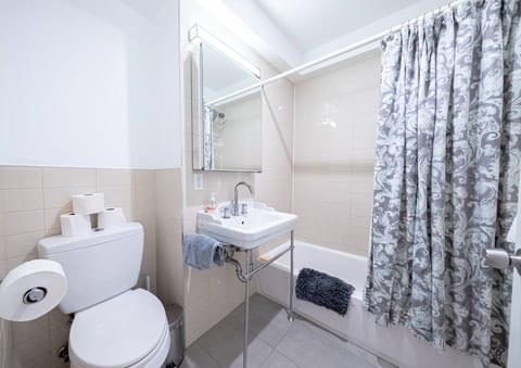 LARGE NEWLY FURNISHED 3BR APT NEAR CENTRAL PARK