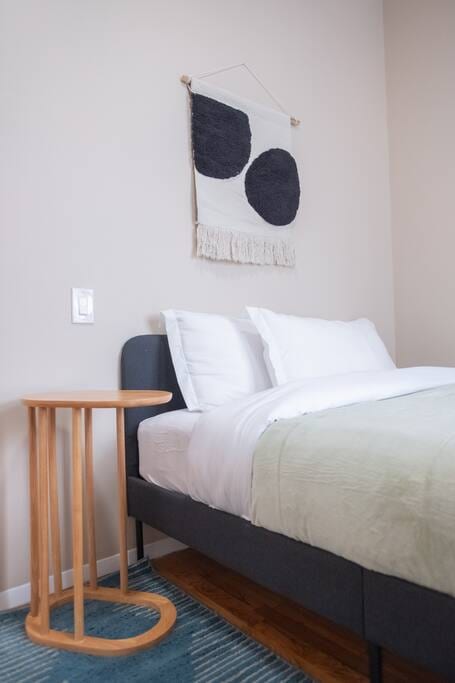 Bright 2BR apt near Central Park: Laundry&Elevator