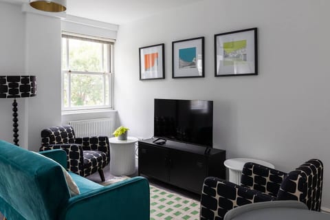 Old Farmhouse - Brand New Apartment - Free Parking - Central Bath