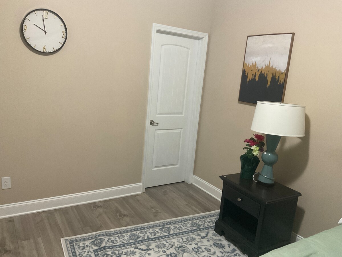 beautiful-six-bedroom-house-near-atlanta/