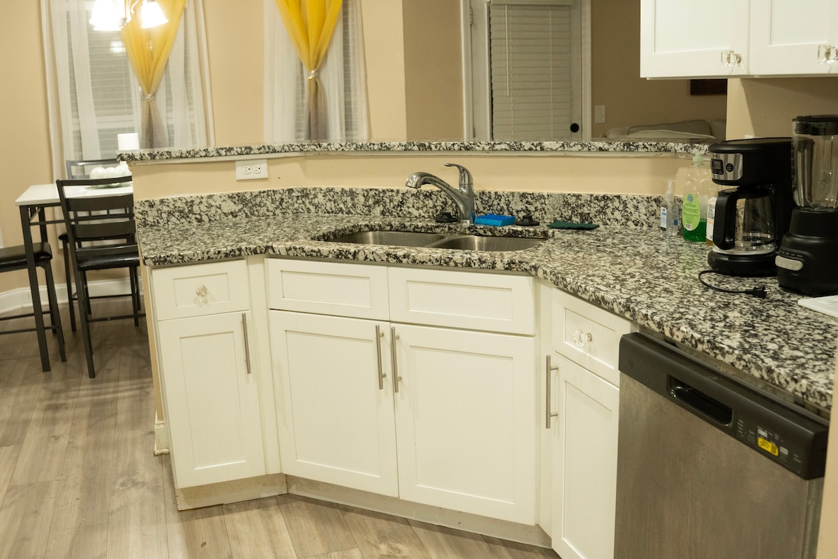 beautiful-six-bedroom-house-near-atlanta/