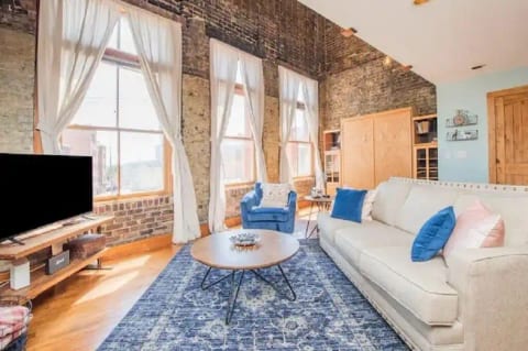 Downtown Loft - Pet Friendly - Heart of Old City